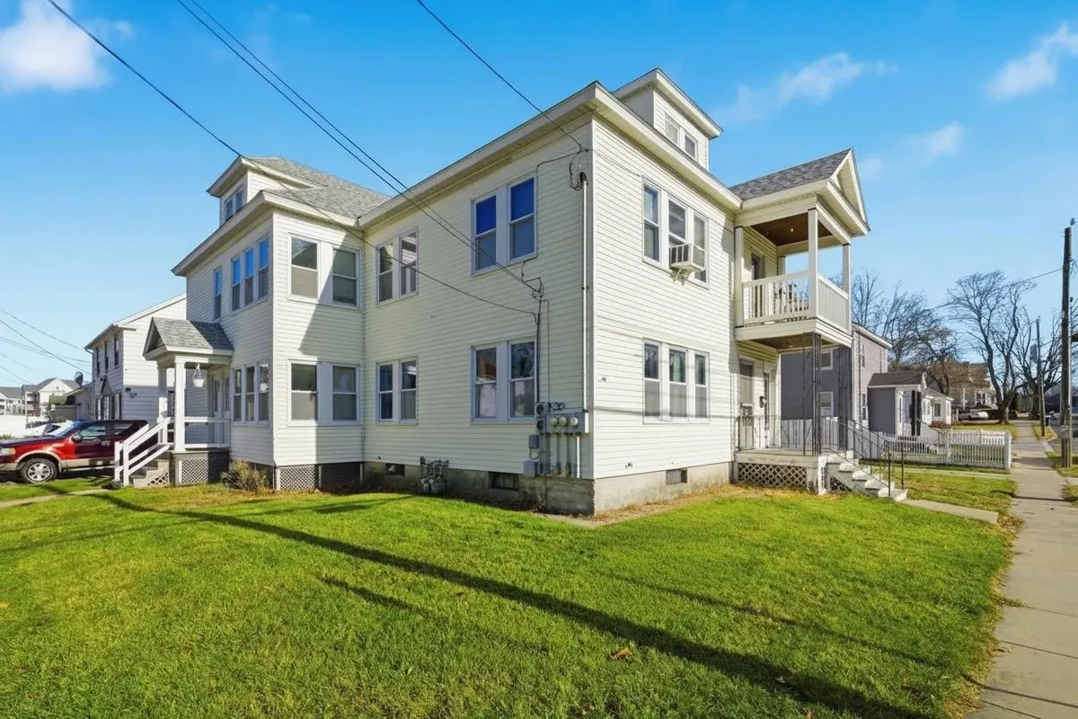Multifamily investment property in a Southern New Hampshire neighborhood